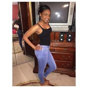 Meet your Posher, Nikia